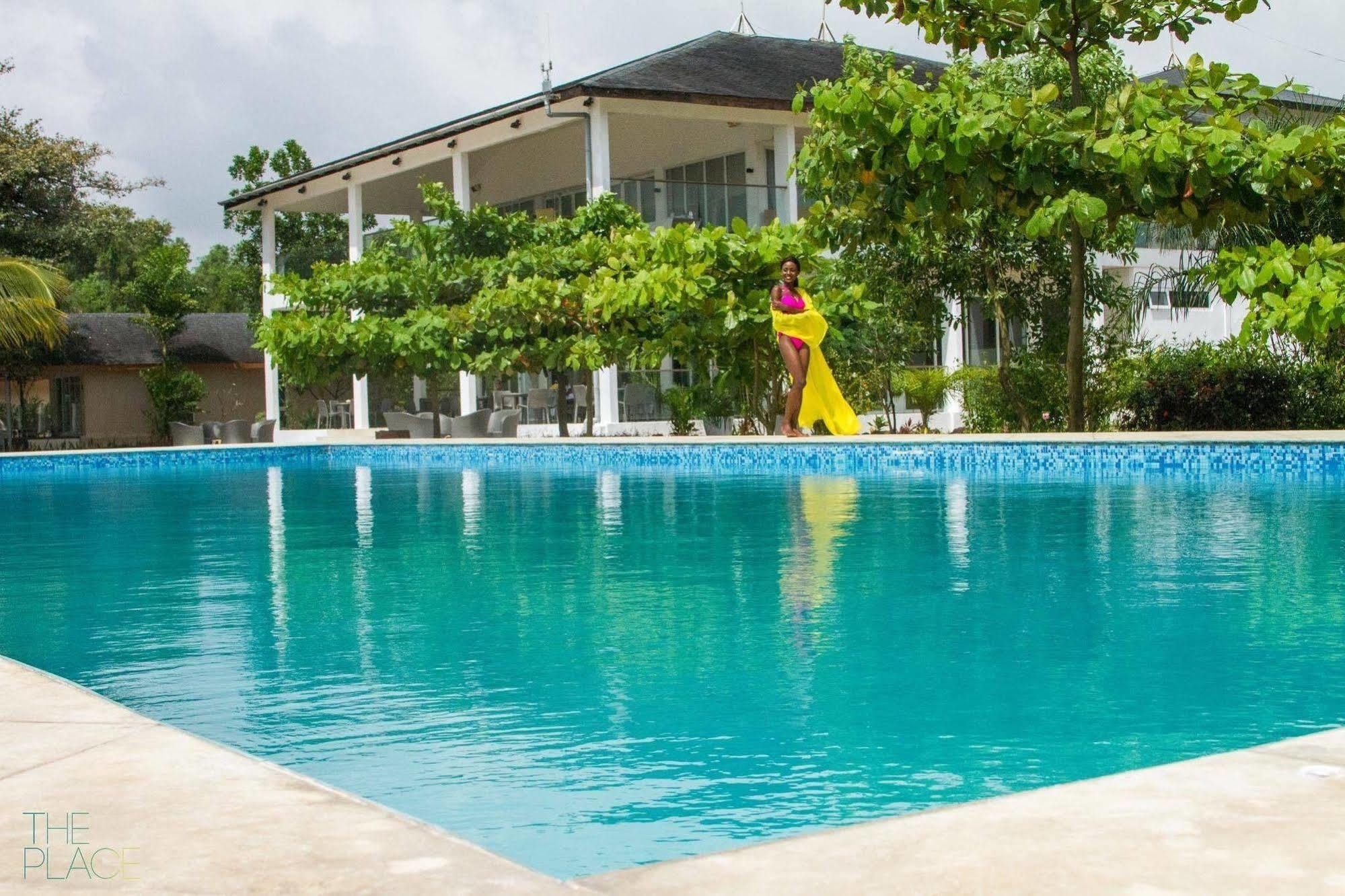 The Place Resort At Tokeh Beach 프리타운 외부 사진