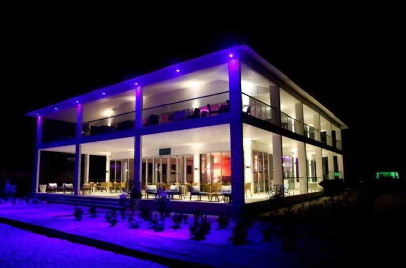 The Place Resort At Tokeh Beach 프리타운 외부 사진